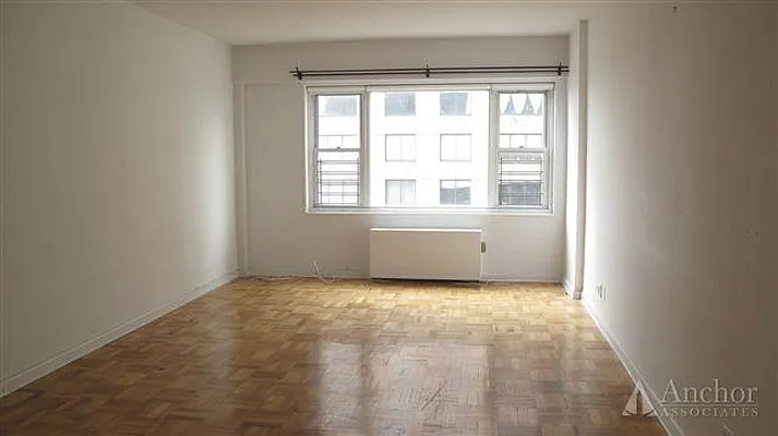 Rented by Anchor Associates | media 12