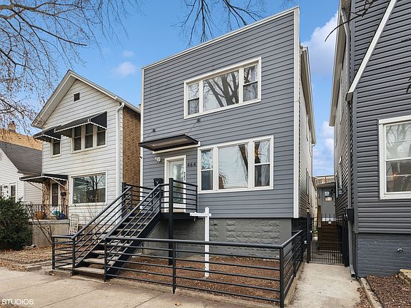 2nd image of 464 N Artesian Ave