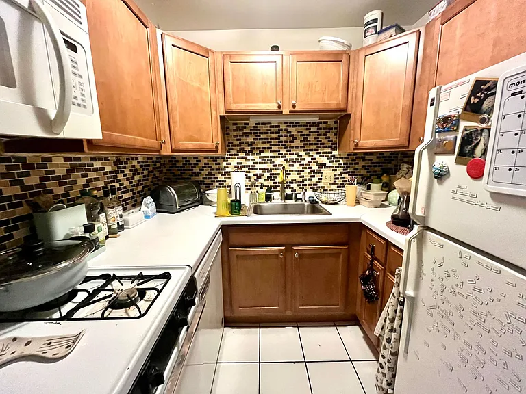3445 N Oakland Ave — Photo 19