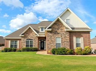 213 Maribeth Loop, Deatsville, AL 36022