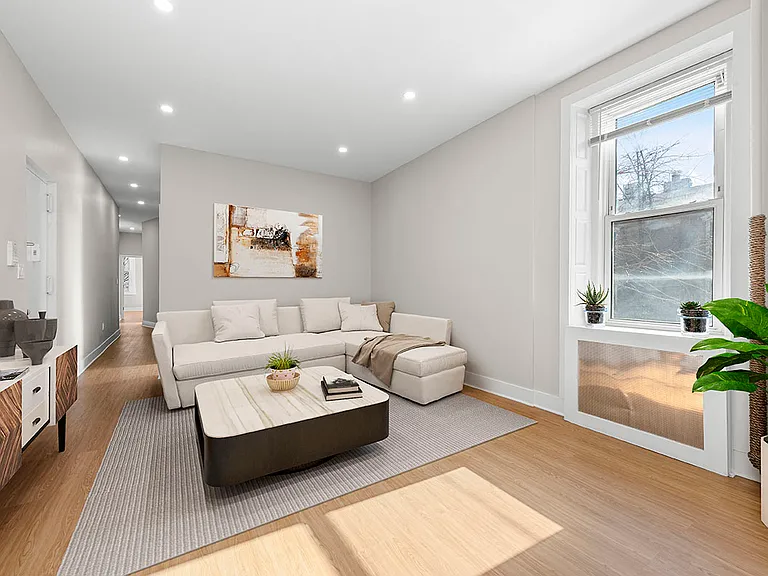 48-20 Vernon Blvd #2 — Photo 1