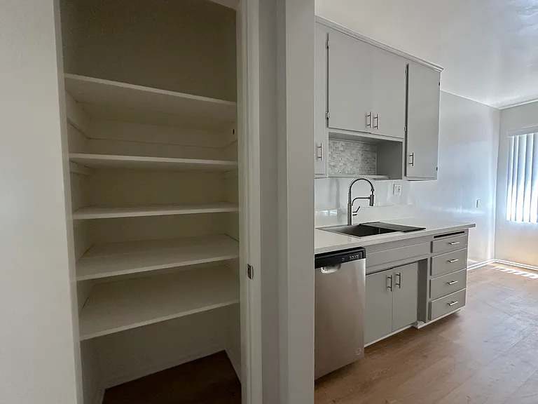 4307 Cedros Ave #4311-1 — Photo 11