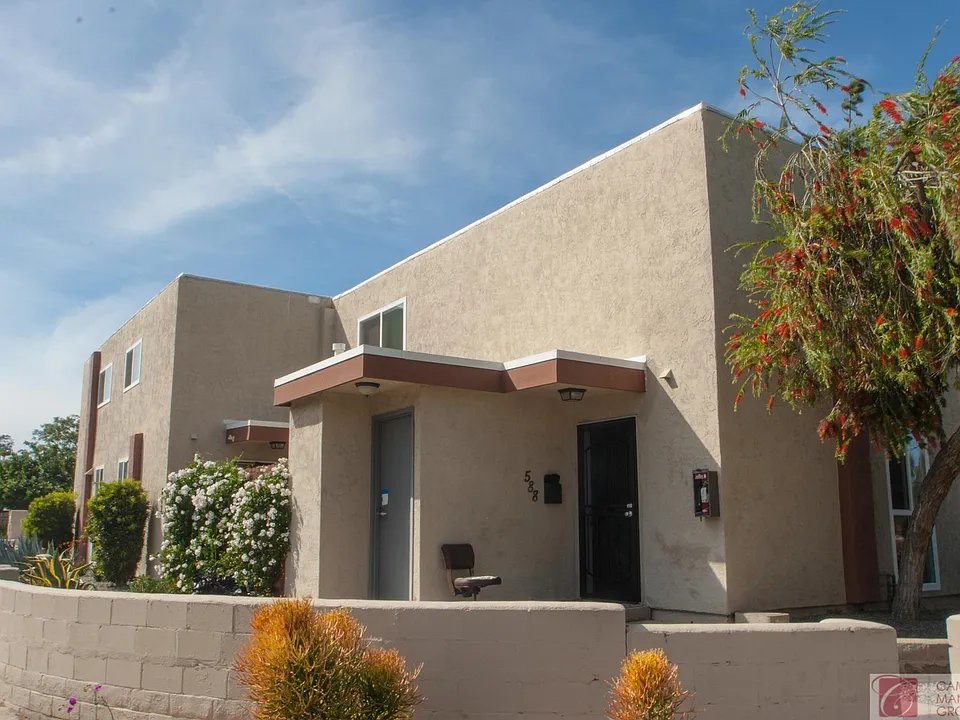 602-608 Chamberlin / 580-588 Emerald