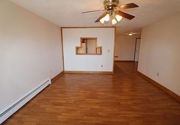2nd image of 300 Governors Dr APT 15