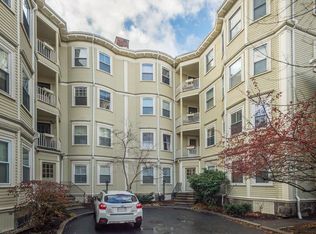 13 Linden St APT 3, Brookline, MA 02445