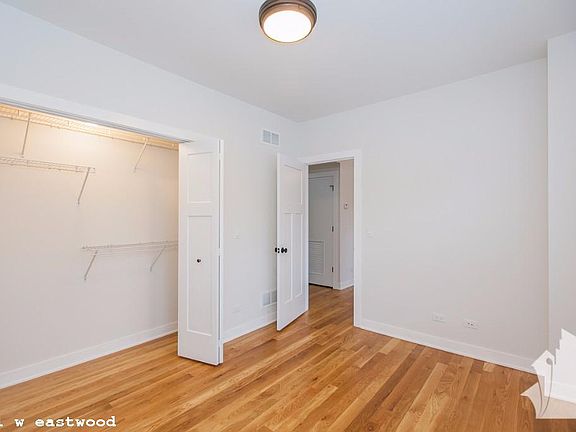 5th image of 2201 W Eastwood Ave #425