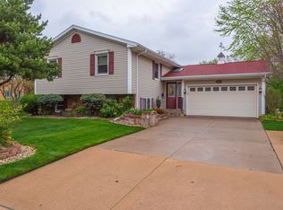 105 N Hershey Rd, Bloomington, IL 61704