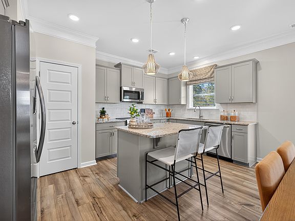 7th image of this home