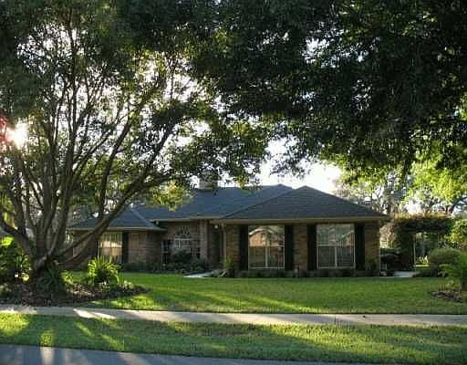 Brick Beauty in Glen Abbey Golf Course community