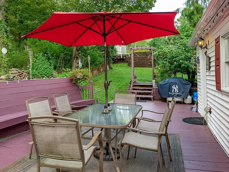 10 Lewis Ave — Photo 4