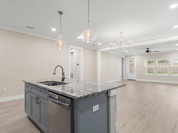 4th image of 608 5th St