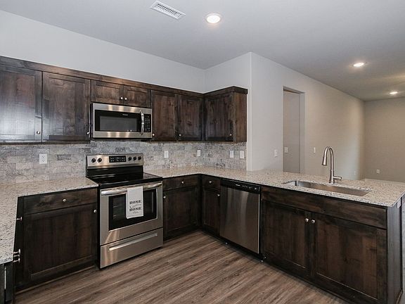 5th image of 339 N Wyandotte St