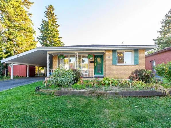 69 Buckingham Dr, Hamilton, ON L9C 2G6