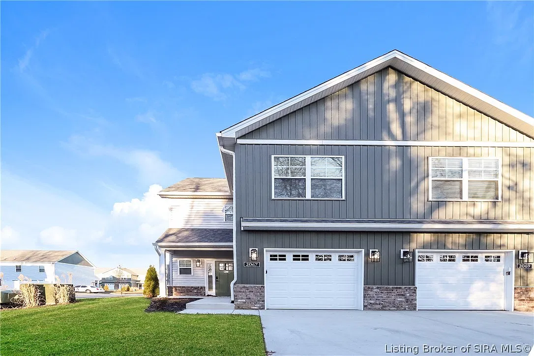 3 bed, 2.5 bath, 1722 sqft, $1,740 — Photo 1