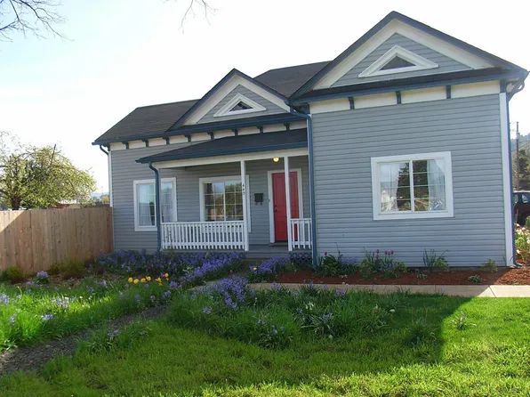 440 S 8th St, Cottage Grove, OR 97424