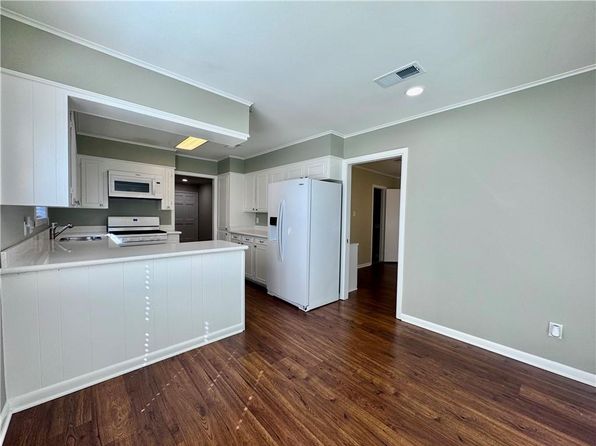 869 Parkway Dr, Natchitoches, LA 71457