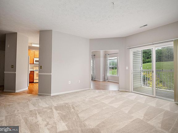 4th image of 304 Willrich Cir Unit 304G