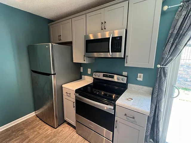 2119 Silverbrook Dr — Photo 8
