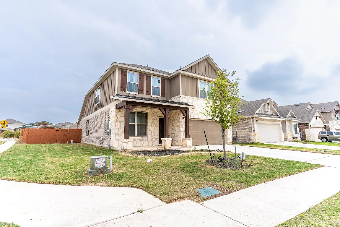 Building Photo - 391 Purple Heart Dr