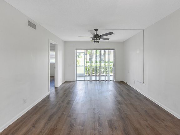 4th image of 9851 Sandalfoot Boulevard #210