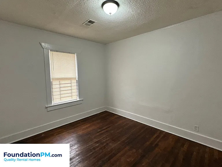 914 Garland St — Photo 10