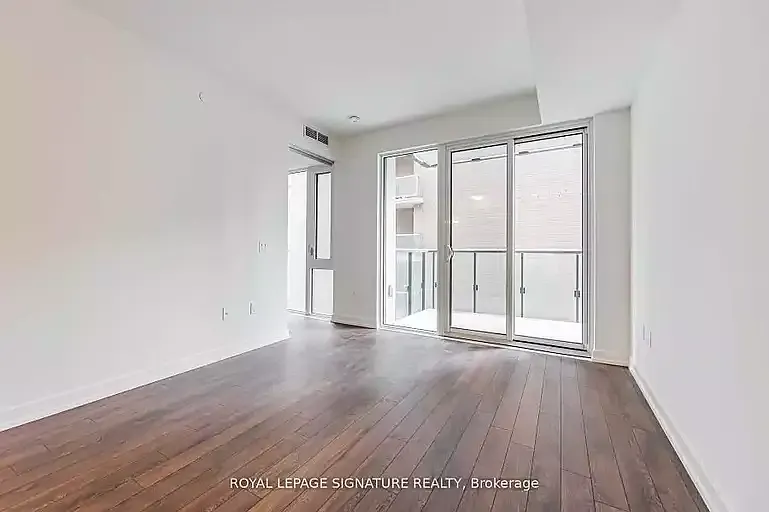 158 Front St E #408 photo 1