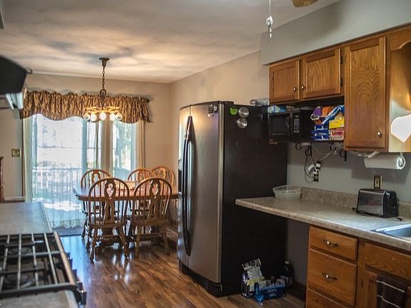 3rd image of 1915 Laurelwood Pl