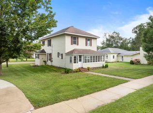 605 E Lake St, Harbor Springs, MI 49740