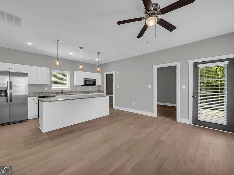 185 Miller St #B — Photo 5