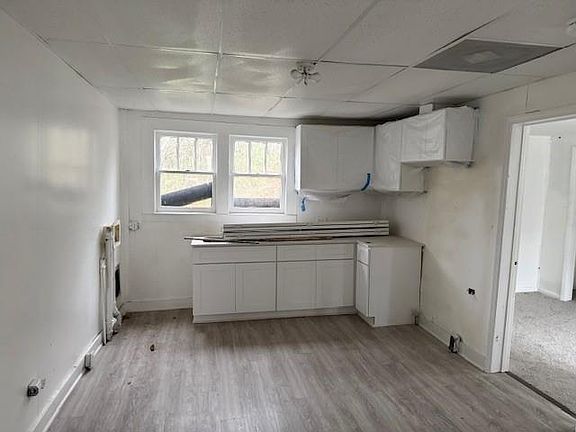 5th image of 206 Turner St