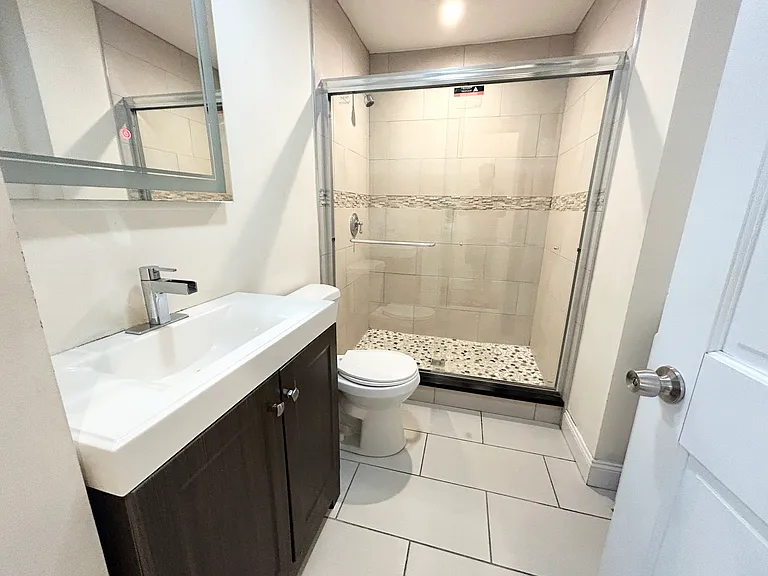 692 Columbia Rd #2L — Photo 9