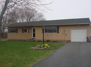 67 Amesbury Rd, Rochester, NY 14623