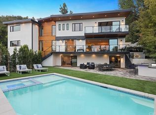 2542 Pesquera Dr, Los Angeles, CA 90049