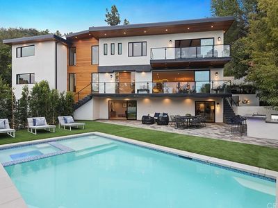 2542 Pesquera Dr, Los Angeles, CA, 90049