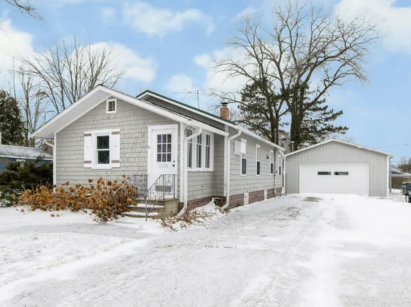 1002 Saint Joseph St, South Haven, MI 49090