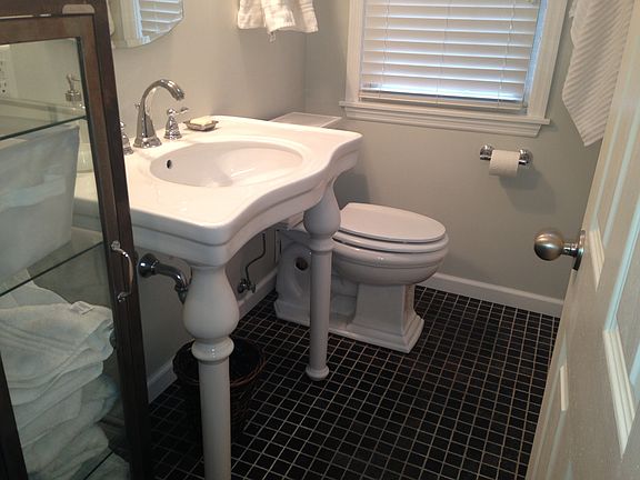 Full bathroom-2nd floor