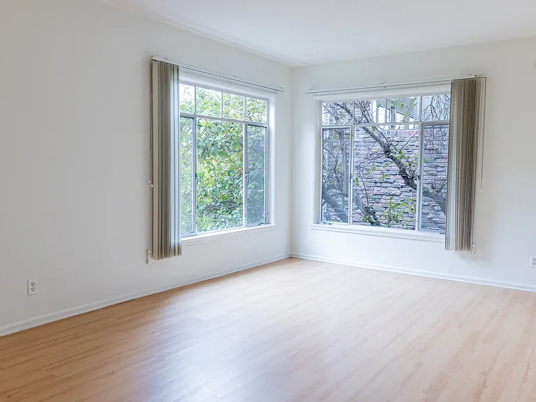 Gayley Manor Apartments — Photo 56