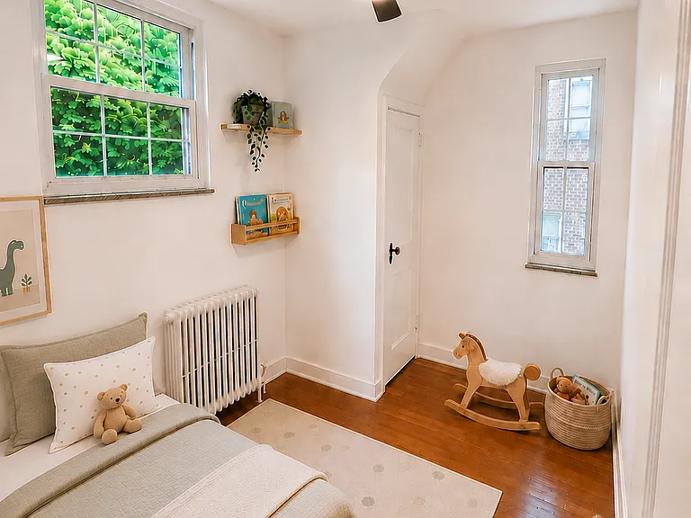146 Evaline St — Photo 15