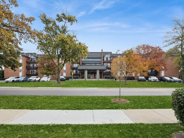 4221 Saratoga Ave APT 115A, Downers Grove, IL 60515