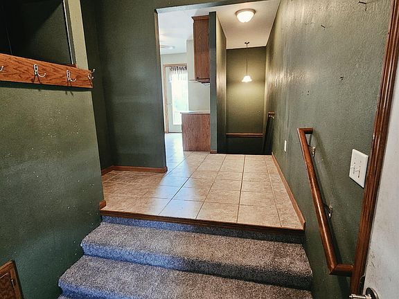 3rd image of 715 Malone Ave