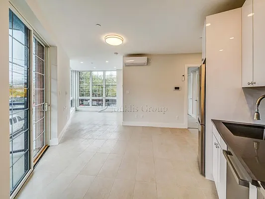 Rented by Bouklis Group | media 24