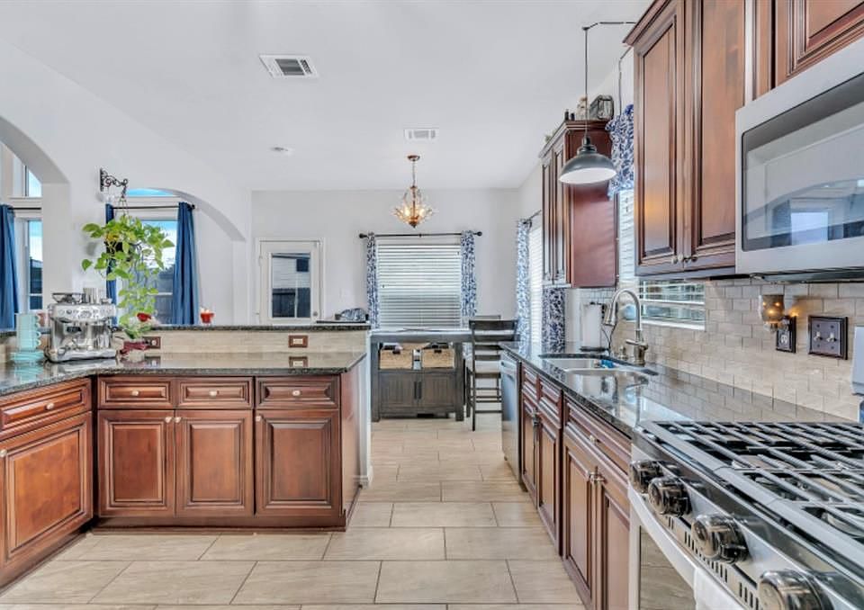 5011 Chase Park Ct, Bacliff, TX 77518 Zillow