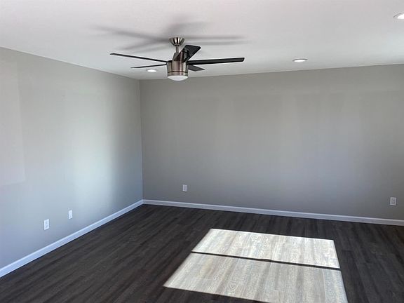 5th image of 481 Seville Way