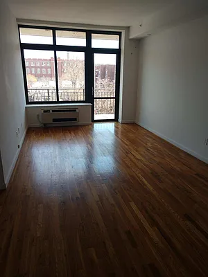 Rented by 3210 Riverdale Holdings LLC | media 28