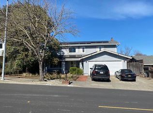 2588 Vine Hill Dr, Napa, CA 94558