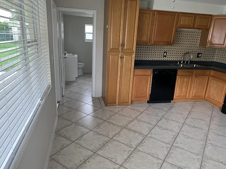 9432 SW 52nd Ct — Photo 14