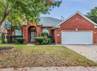 2833 Birmingham Dr, Grand Prairie, TX 75052