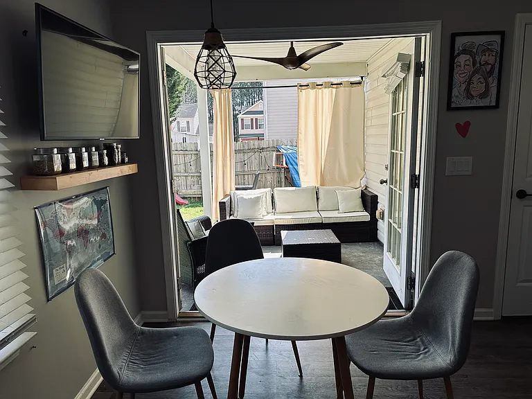 208 Oak Grove Way — Photo 16