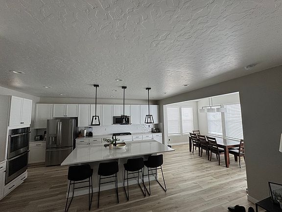 5th image of 2149 N Wild Hyacinth Dr