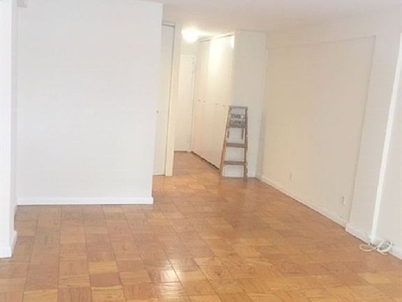 2nd image of 204 E 77th St APT 2E